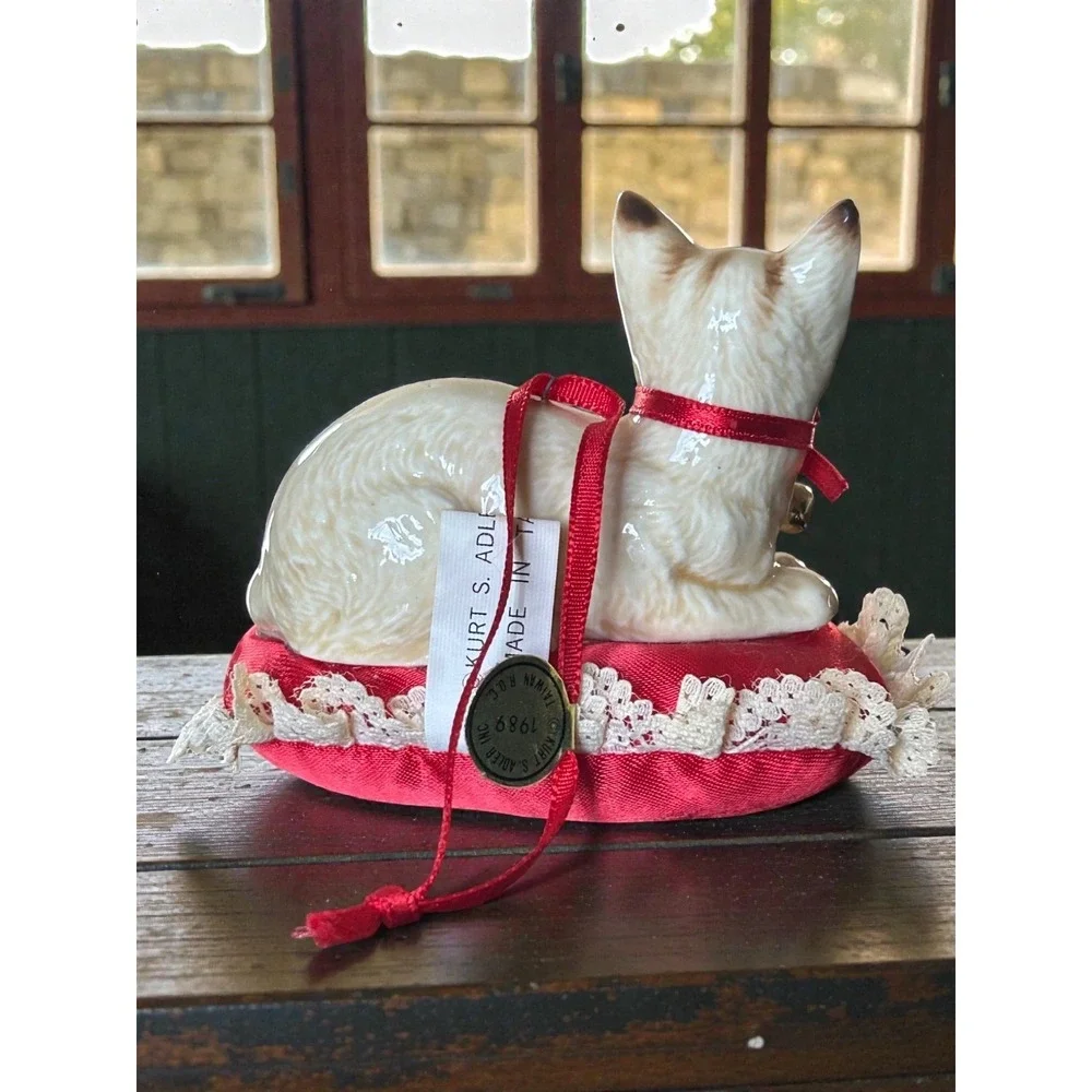VTG Kurt Adler Ornament Ceramic Brown‎ Tan Cat on Red Pillow